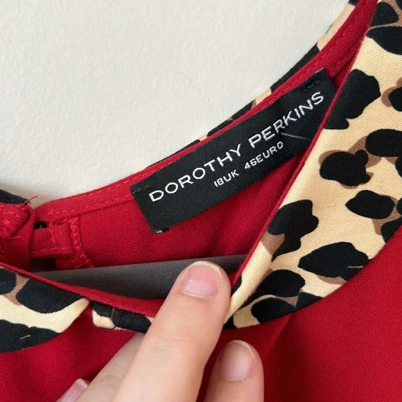 Dorothy Perkins Red Shift Dress with Peter Pan Leopard Collar, size 18UK or 14US - Picture 4 of 10